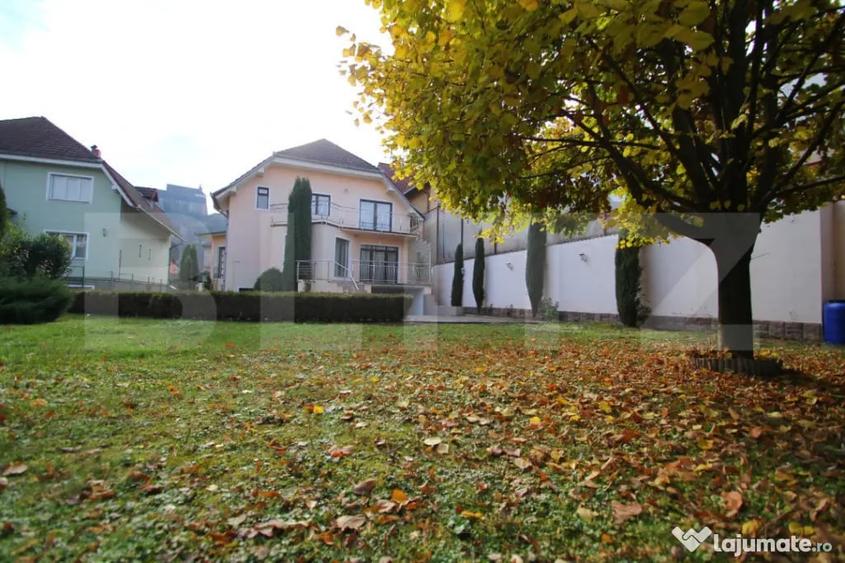 Casă cu 5 camere cu Teren 767 Mp în Central