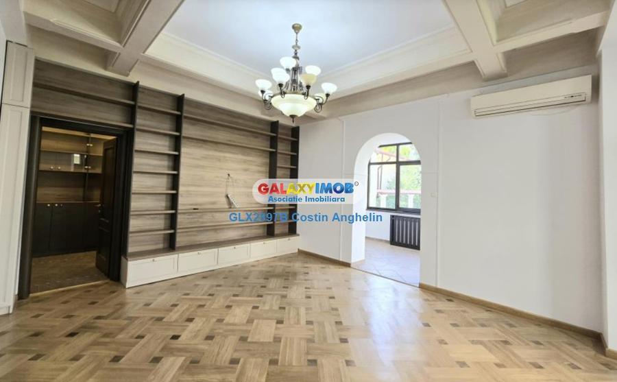 Casă cu 5 camere cu Teren 300 Mp în Dorobanți