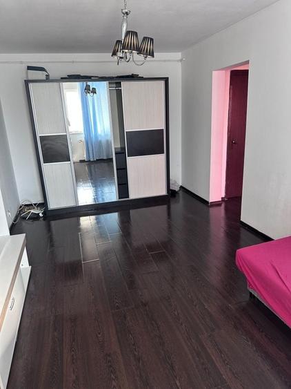 Apartament cu 2 camere semidecomandat în Gorjului