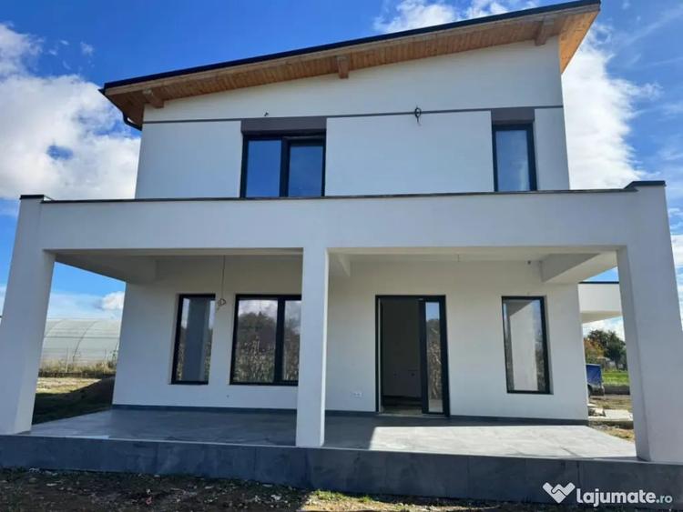 Casă cu 4 camere cu Teren 420 Mp în Săsar