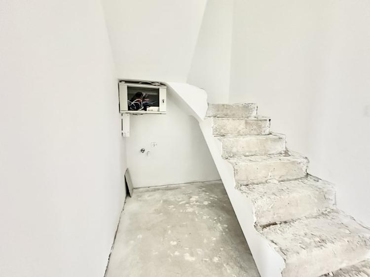 Duplex cu 4 camere cu Canalizare în Moșnița Veche