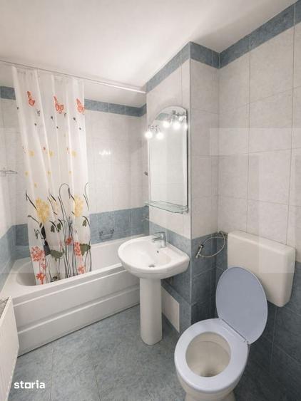 Apartament cu 4 camere decomandat în Lipovei