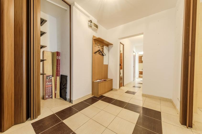 Apartament cu 3 camere decomandat în Rahova