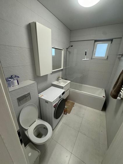 Apartament cu 2 camere decomandat, mobilat în Parcul Carol