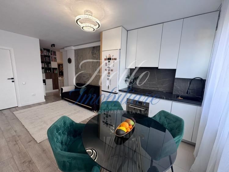 Apartament cu 3 camere semidecomandat în Dâmbul Rotund
