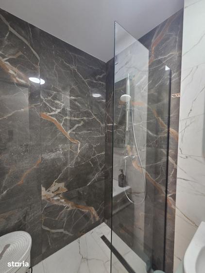 Apartament cu 3 camere în Mărășești