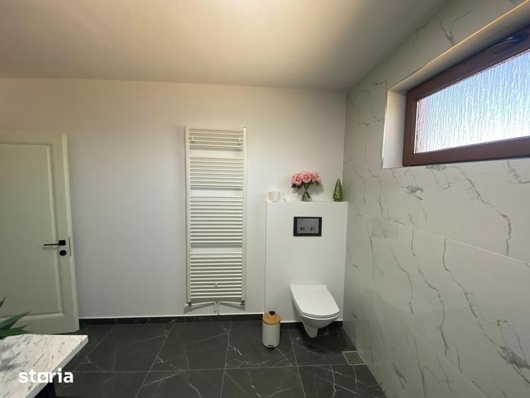 Casă cu 5 camere cu Teren 580 Mp în Central