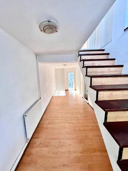 Casă cu 5 camere cu Teren 140 Mp în Lipovei