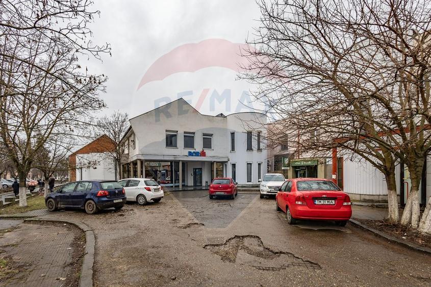 Spațiu comercial, de 1,048 mp, în Central
