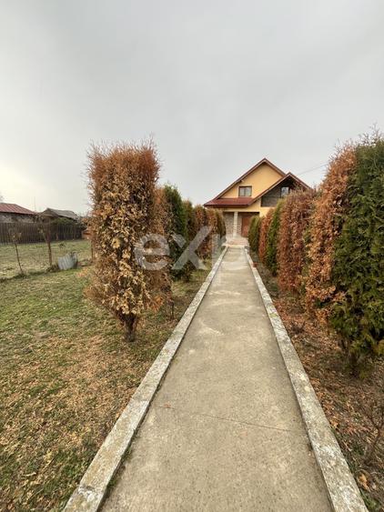 Casă individuală cu 3 camere cu Teren 1732 Mp în Gârleni