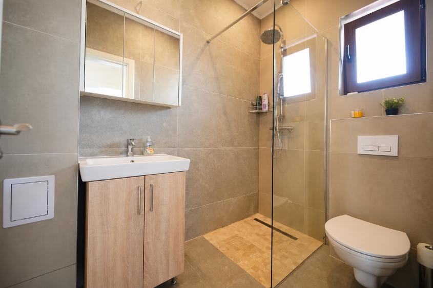 Duplex cu 4 camere cu Canalizare în Dumbrăvița