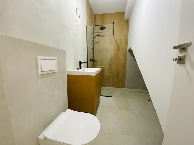 Duplex cu 4 camere cu Canalizare în Exterior Nord