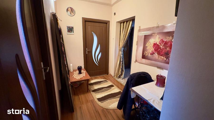 Apartament cu 3 camere decomandat în Cetate