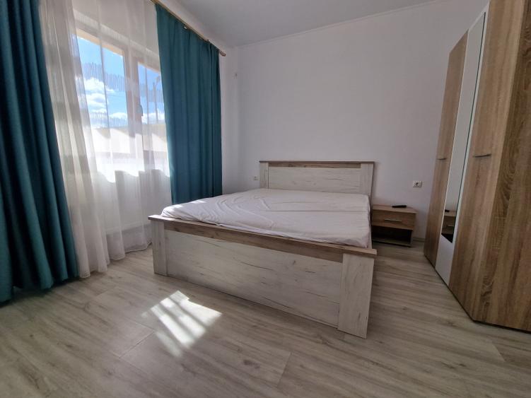Casă individuală cu 5 camere cu Canalizare în Central