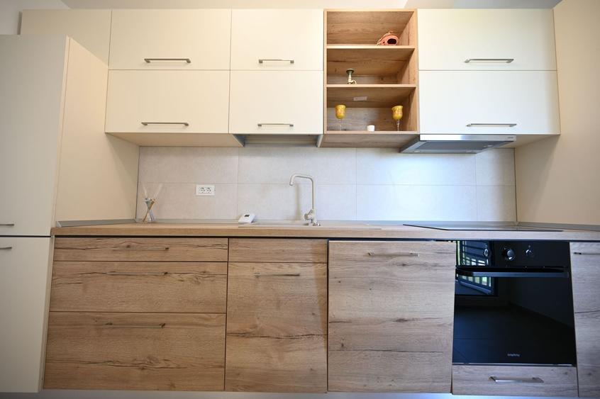 Apartament cu 2 camere decomandat, mobilat în Aradului