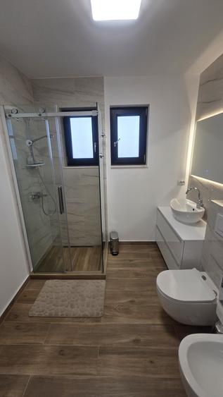 Apartament cu 2 camere decomandat, mobilat în Borhanci