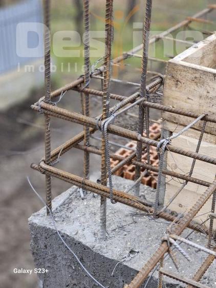 Casă individuală cu 4 camere cu Canalizare în Miroslava