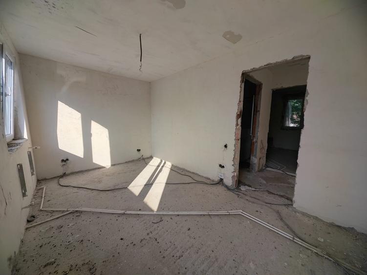 Casă individuală cu 4 camere cu Teren 251 Mp în Mogoșoaia