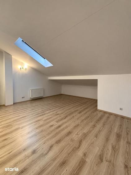 Casă cu 5 camere cu Teren 350 Mp în Central