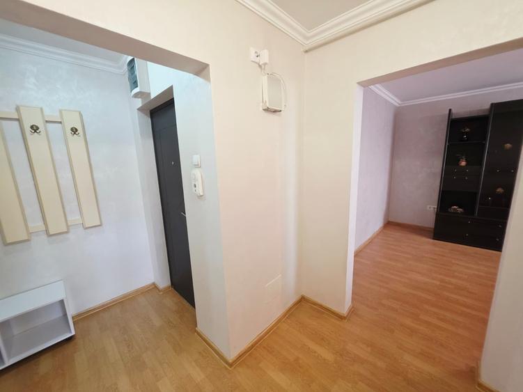 Apartament cu 2 camere decomandat în 9 Mai
