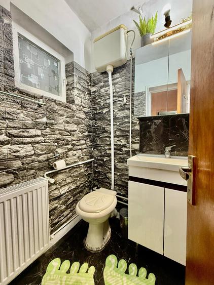 Apartament cu 3 camere decomandat, mobilat în Tineretului