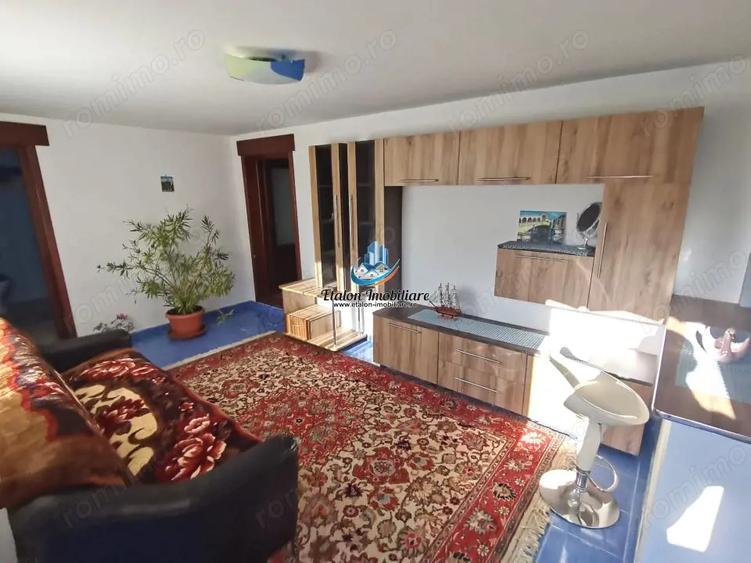 Casă cu 6 camere cu Teren 1000 Mp în Sărata