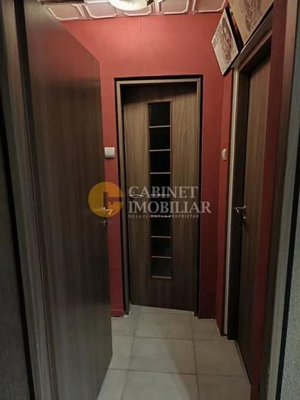 Apartament cu 3 camere semidecomandat în Tătărași