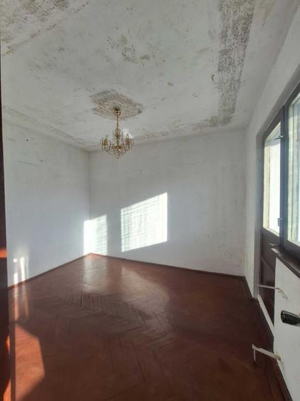 Apartament cu 2 camere nedecomandat în Central