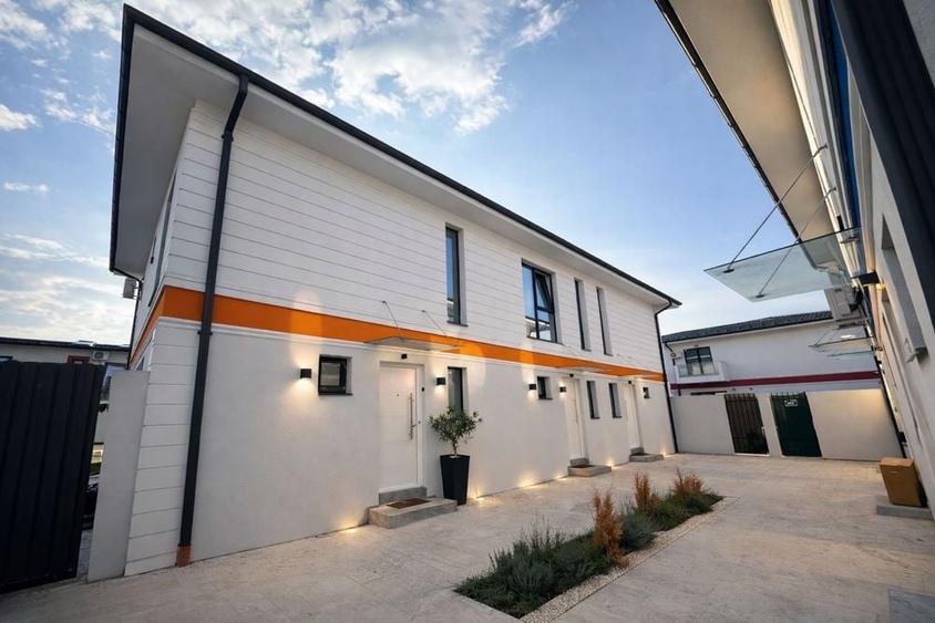 Apartament cu 3 camere decomandat, mobilat în Exterior Vest
