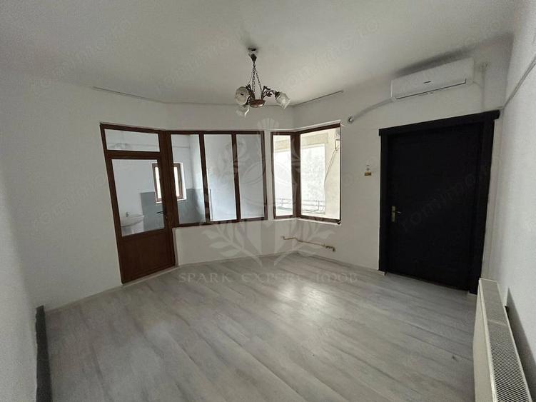 Spațiu comercial, de 160 mp, în Central