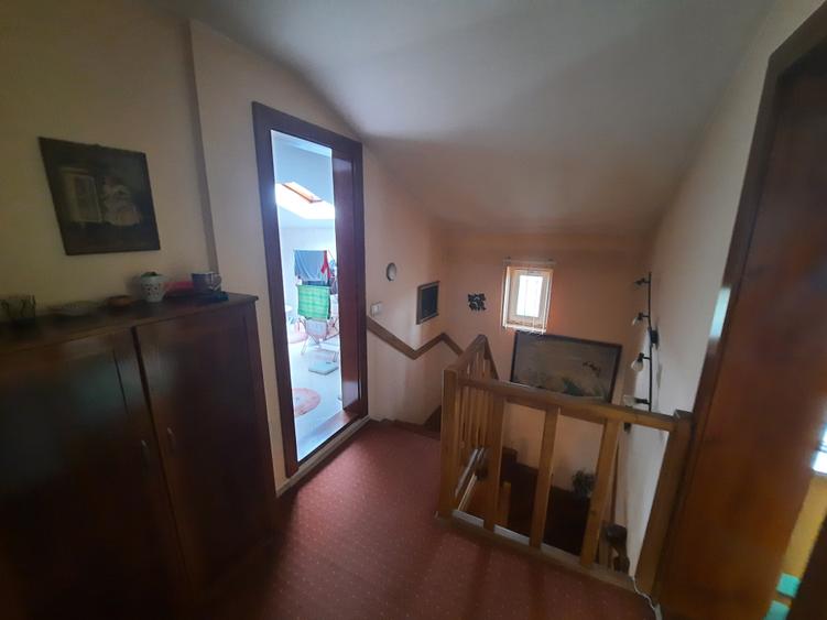 Duplex cu 5 camere cu Canalizare în Gruia
