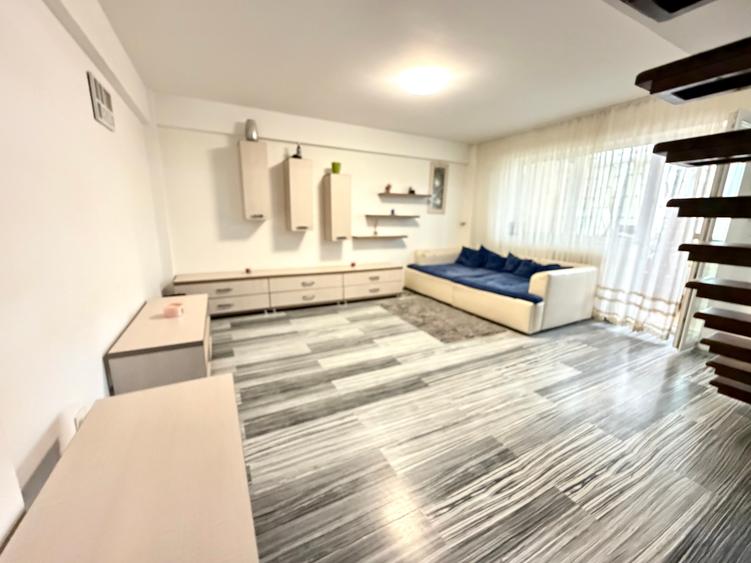 Apartament cu 3 camere decomandat în Barați