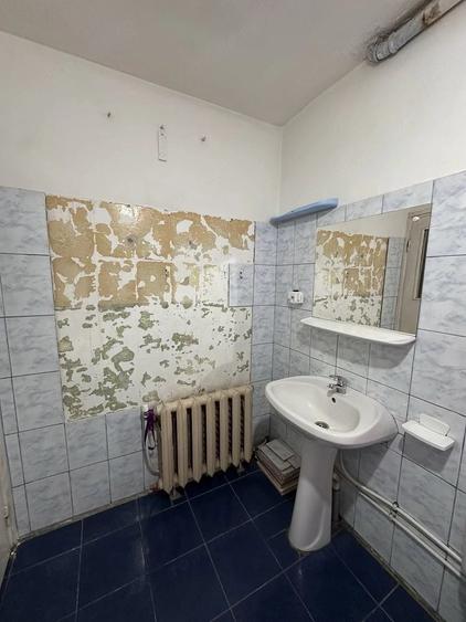 Garsonieră decomandată în Central