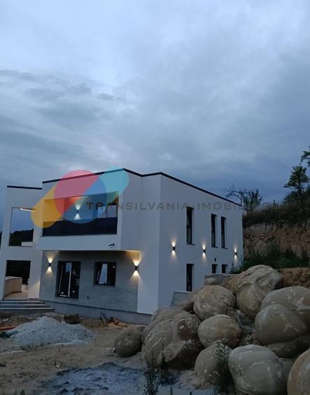 Casă individuală cu 4 camere cu Canalizare în Feleacu