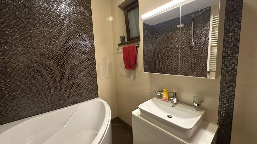 Apartament cu 3 camere semidecomandat, mobilat în Bucureștii Noi