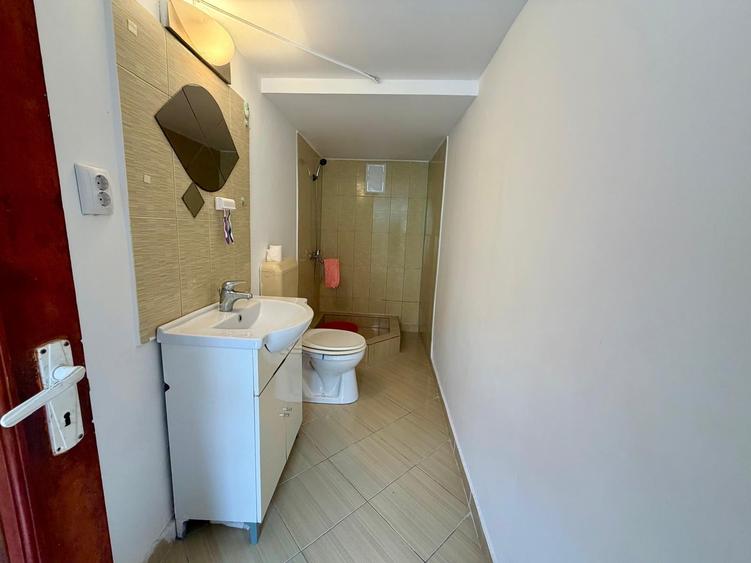 Casă individuală cu 4 camere cu Canalizare în Exterior Sud