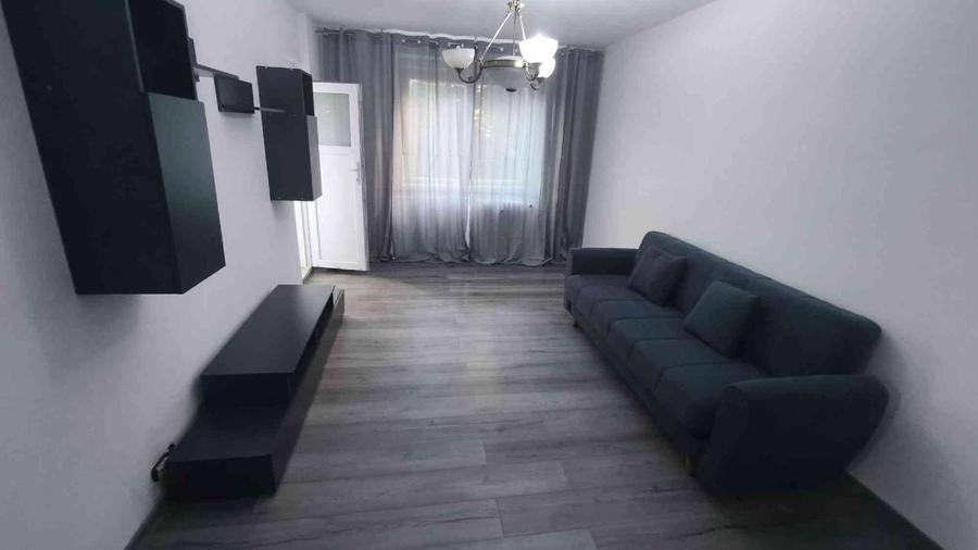 Apartament cu 3 camere decomandat în Iancului