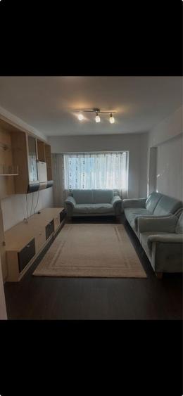 Apartament cu 3 camere decomandat, mobilat în Nicolina