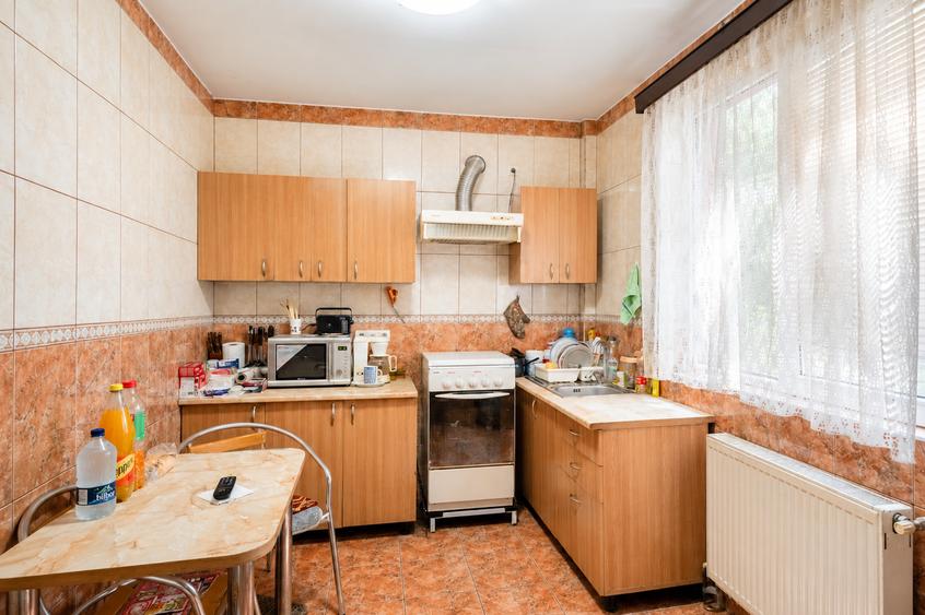 Casă individuală cu 6 camere cu Canalizare în Brâncoveanu