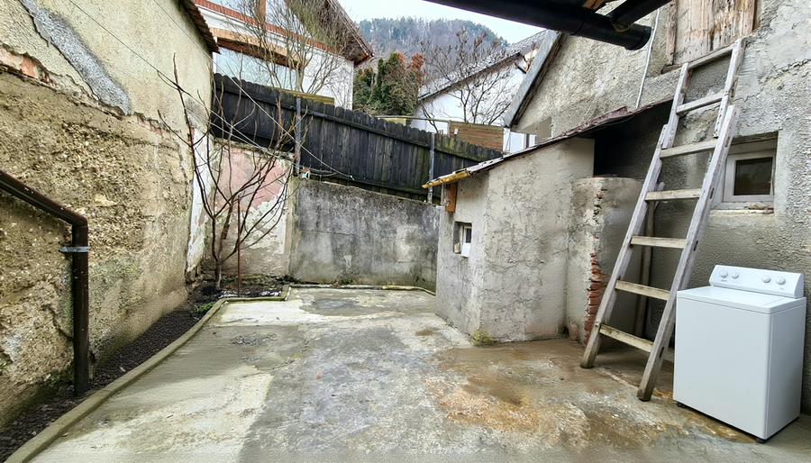 Casă individuală cu 2 camere cu Canalizare în Schei