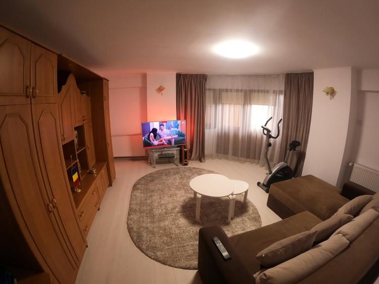 Apartament cu 2 camere decomandat, mobilat în Casa Cărții