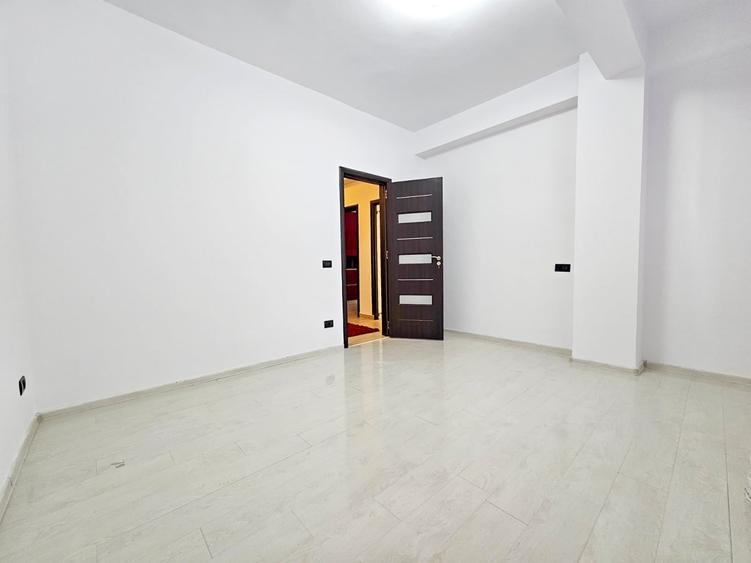 Apartament cu 3 camere decomandat în Drumul Taberei