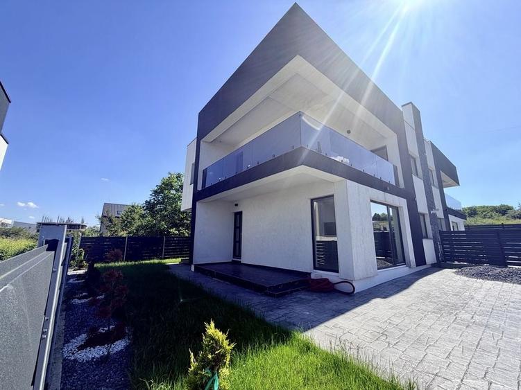 Casă cu 4 camere cu Teren 300 Mp în Rediu