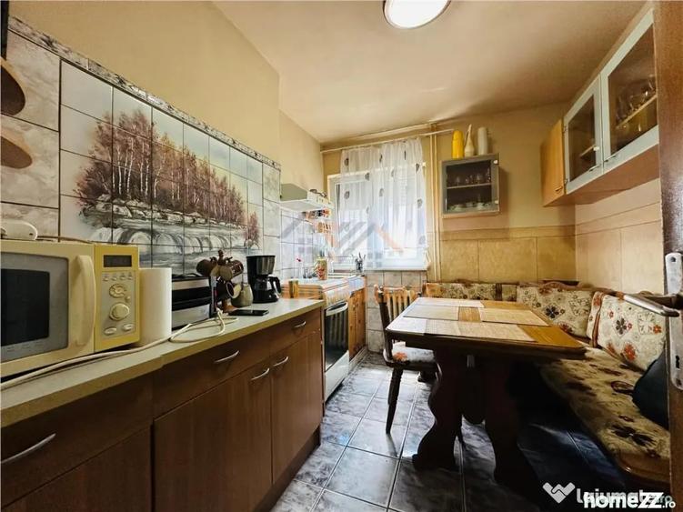 Apartament cu 3 camere semidecomandat în Calea Aradului
