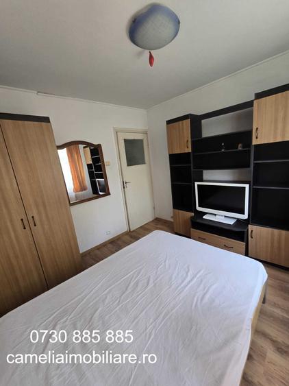 Apartament cu 3 camere decomandat în Păcii