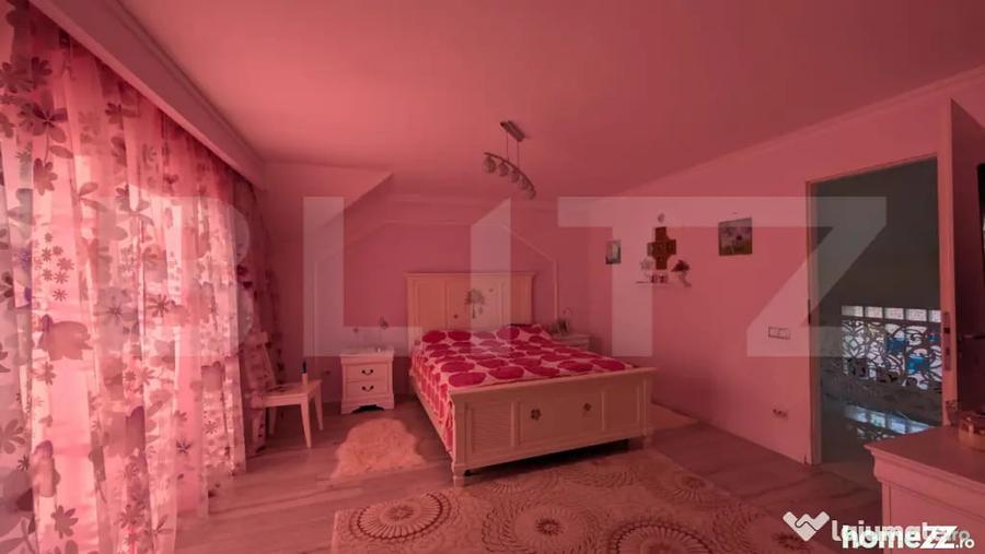 Casă cu 5 camere cu Teren 3837 Mp în Central
