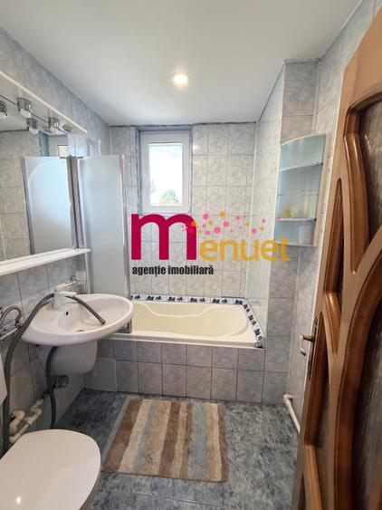 Apartament cu 3 camere semidecomandat în Vest