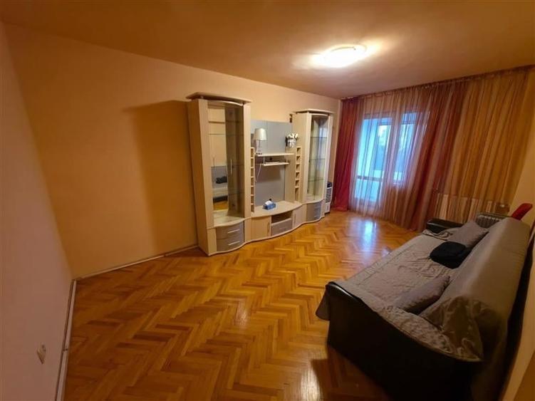 Apartament cu 2 camere decomandat în Pandurilor