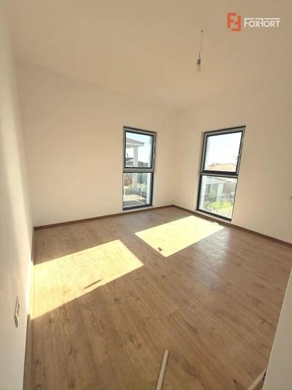 Casă cu 5 camere cu Teren 306 Mp în Urseni