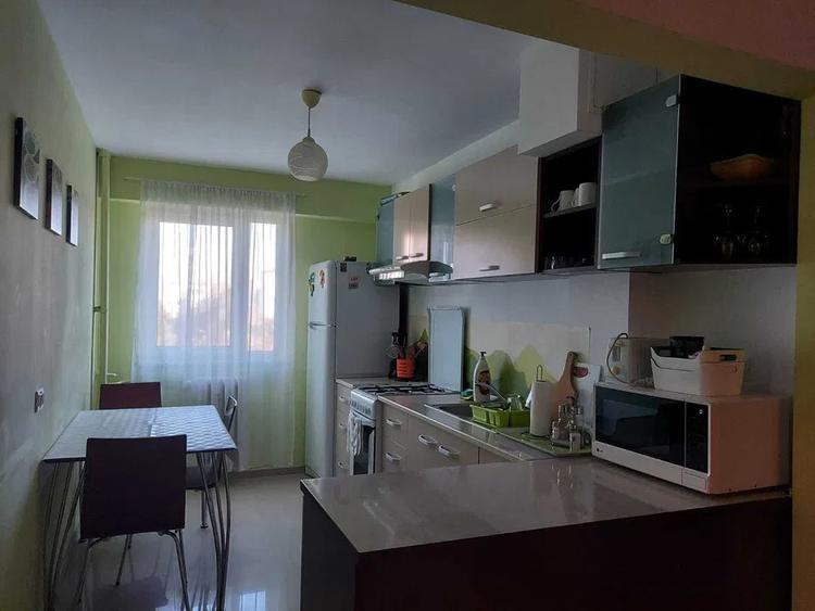 Apartament cu 2 camere decomandat, mobilat în Tomis Nord
